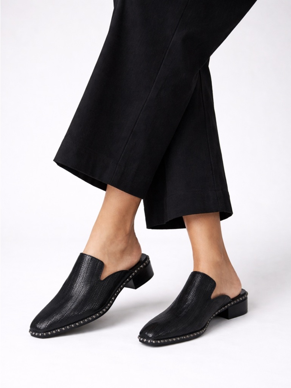 Adrianna Papell Black Leather Studded Mules Slides Size 8.5 Pam Shoes